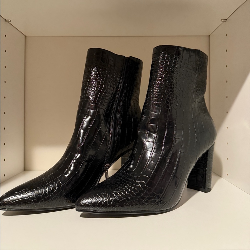 Black Alligator Print Booties